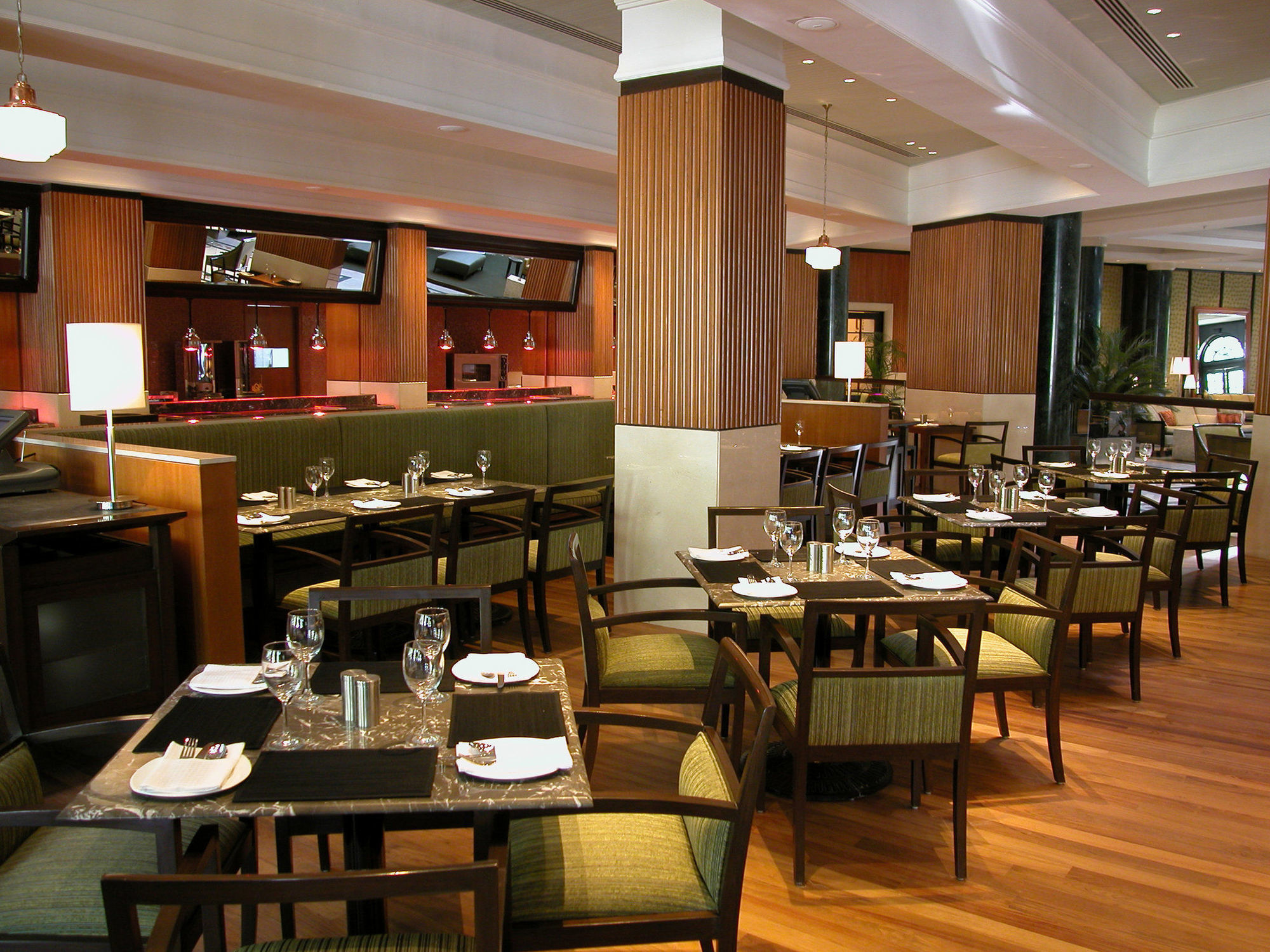 Taj West End Hotel Bangalore Restaurant photo